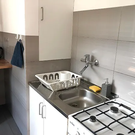 Apartment Kawalerka Z Prywatna Lazienka I Kuchnia